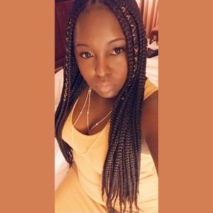 Meet your Posher, Andrea